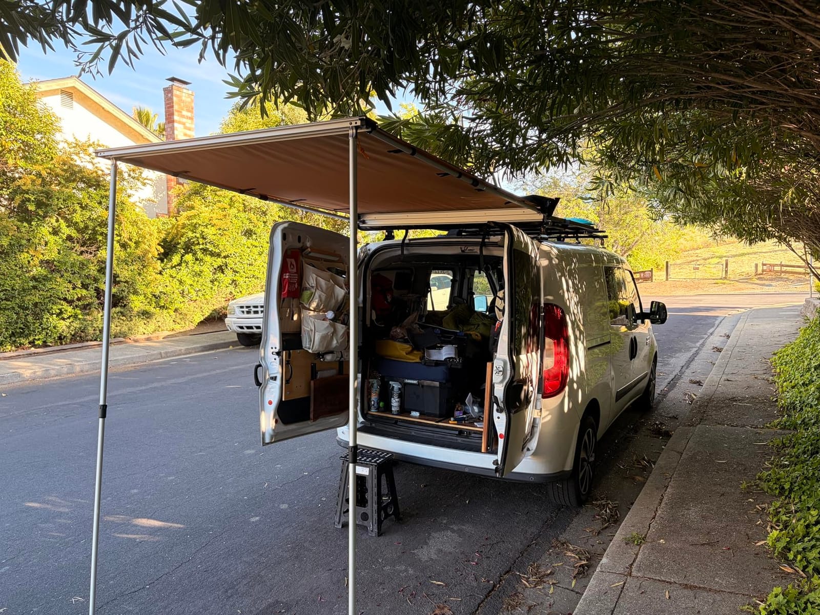 VEVOR Vehicle Awning 4.6'x6.6' Roof Rack Pull-Out Sun Shade UV50+ PU3000mm, Retractable Weatherproof 4x4 Side Awning for SUV Outdoor Camping & Overland (Hardware Included), w/Waterproof Storage Bag customer photo 2