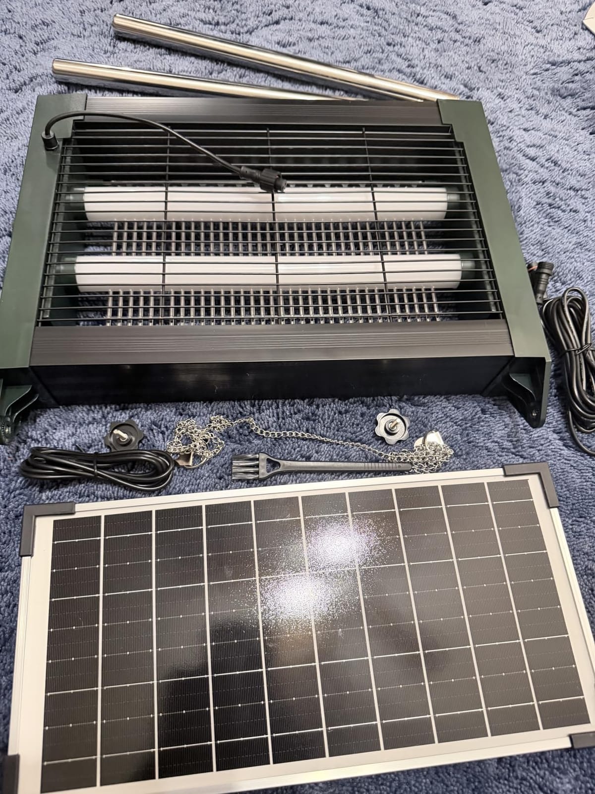 Solar Bug Zapper 4500V, Waterproof Mosquito Zapper Fly Traps Outdoor Patio customer photo 1