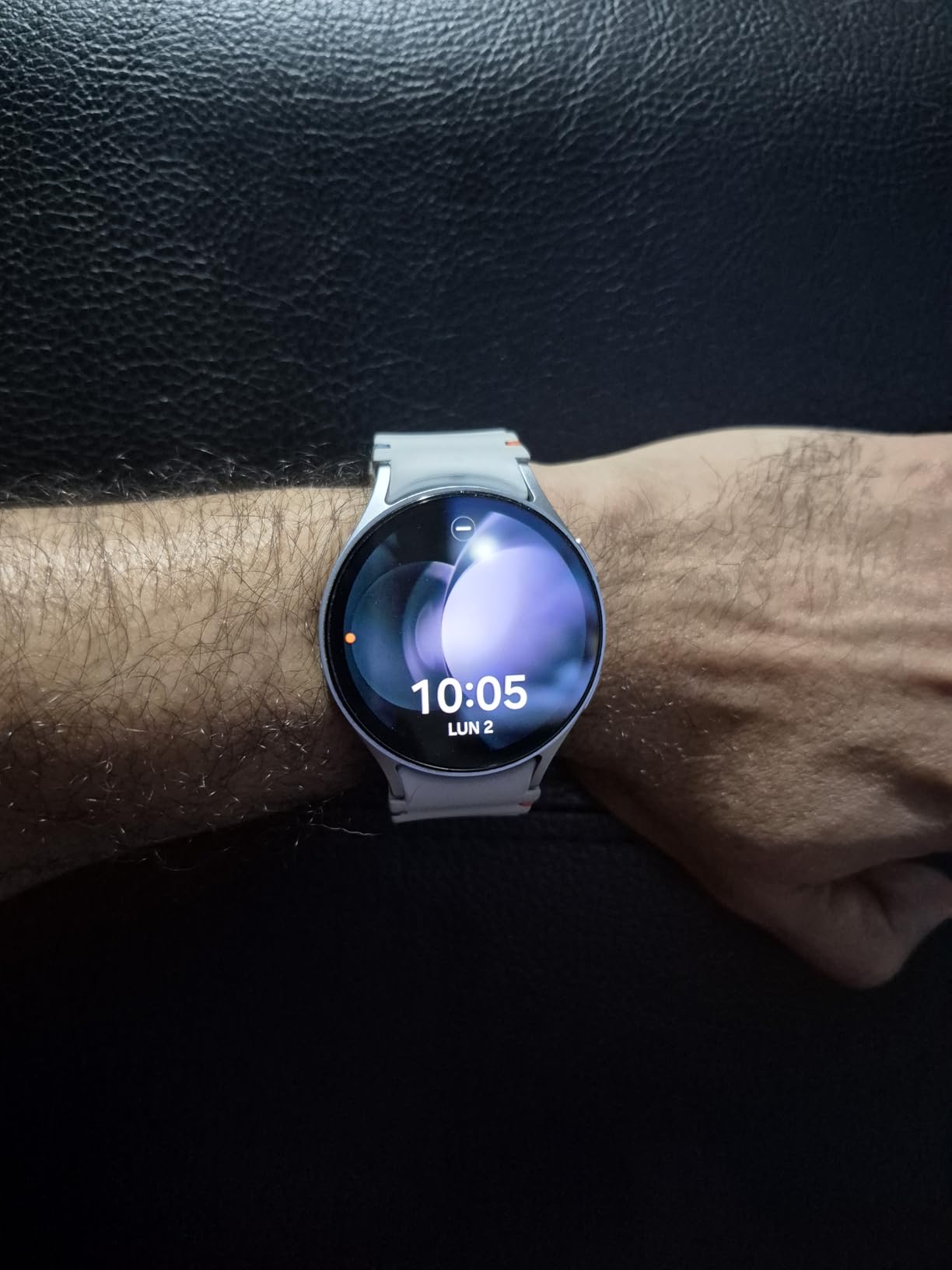 Samsung Galaxy Watch 7 44mm Bluetooth AI Smartwatch w/Energy Score, Wellness Tips, Heart Rate Tracking, Sleep Monitor, Fitness Tracker, 2024, Silver [US Version, 1Yr Manufacturer Warranty] customer photo 1