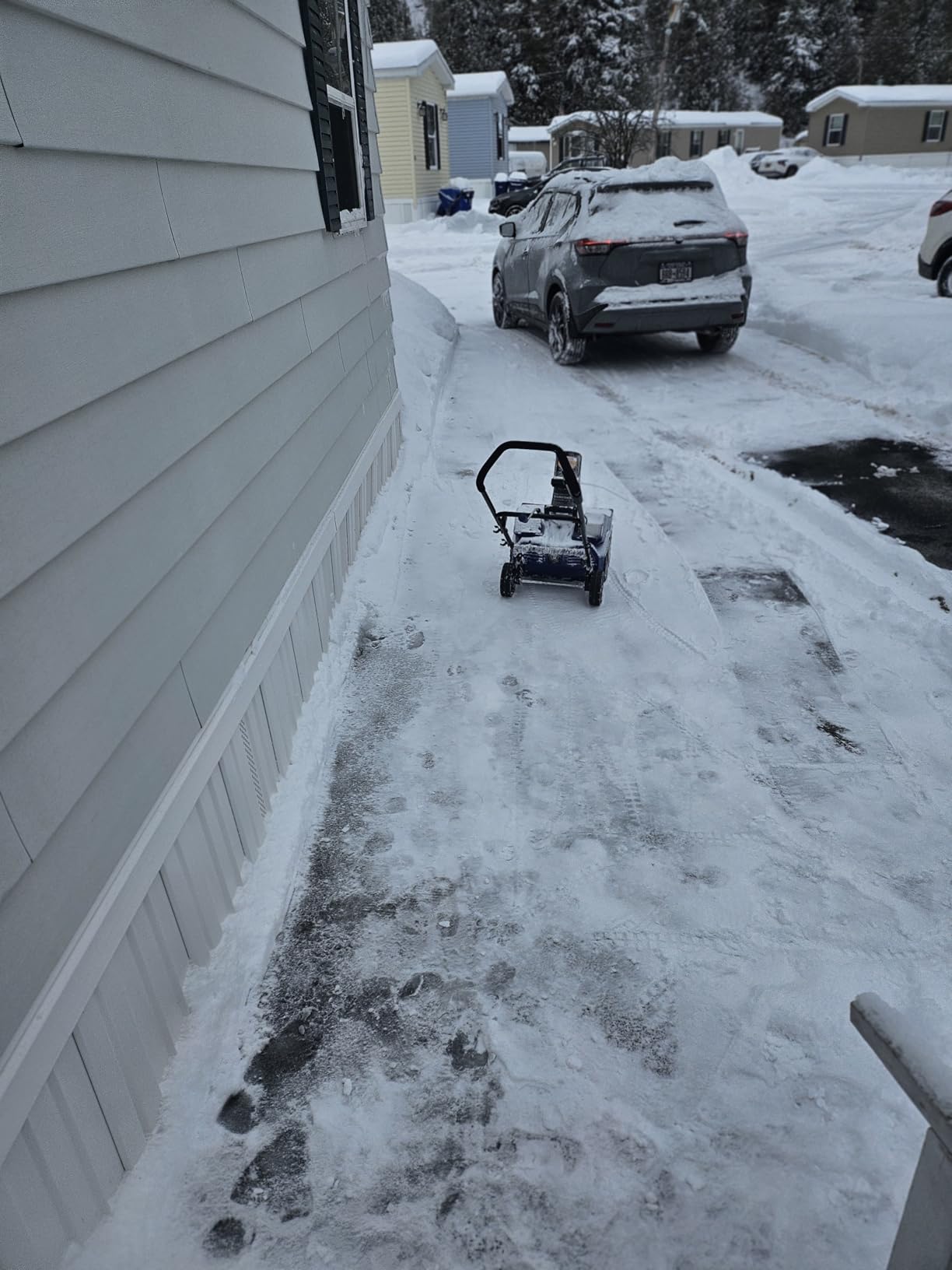 Westinghouse WSnow18 48V Cordless Snow Blower 18 Inch Kit, Steel Auger, LED Light, 1200W Brushless Motor, 25ft Throwing Distance, Plows 650lbs/min, Compatible with Snow Joe Batteries customer photo 1