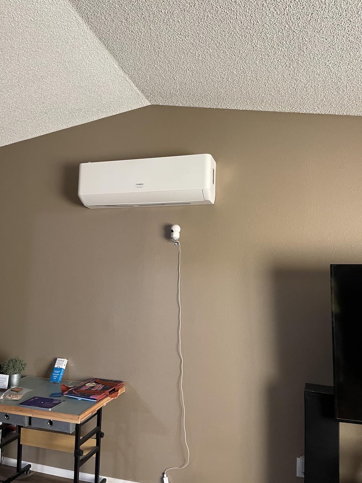 TURBRO 9,000 BTU Ductless Mini Split Inverter AC with Heat Pump, 23.5 SEER2, 230V, WiFi-Enabled, Cools up to 450 Sq.Ft, Energy Star, Greenland Series customer photo 1