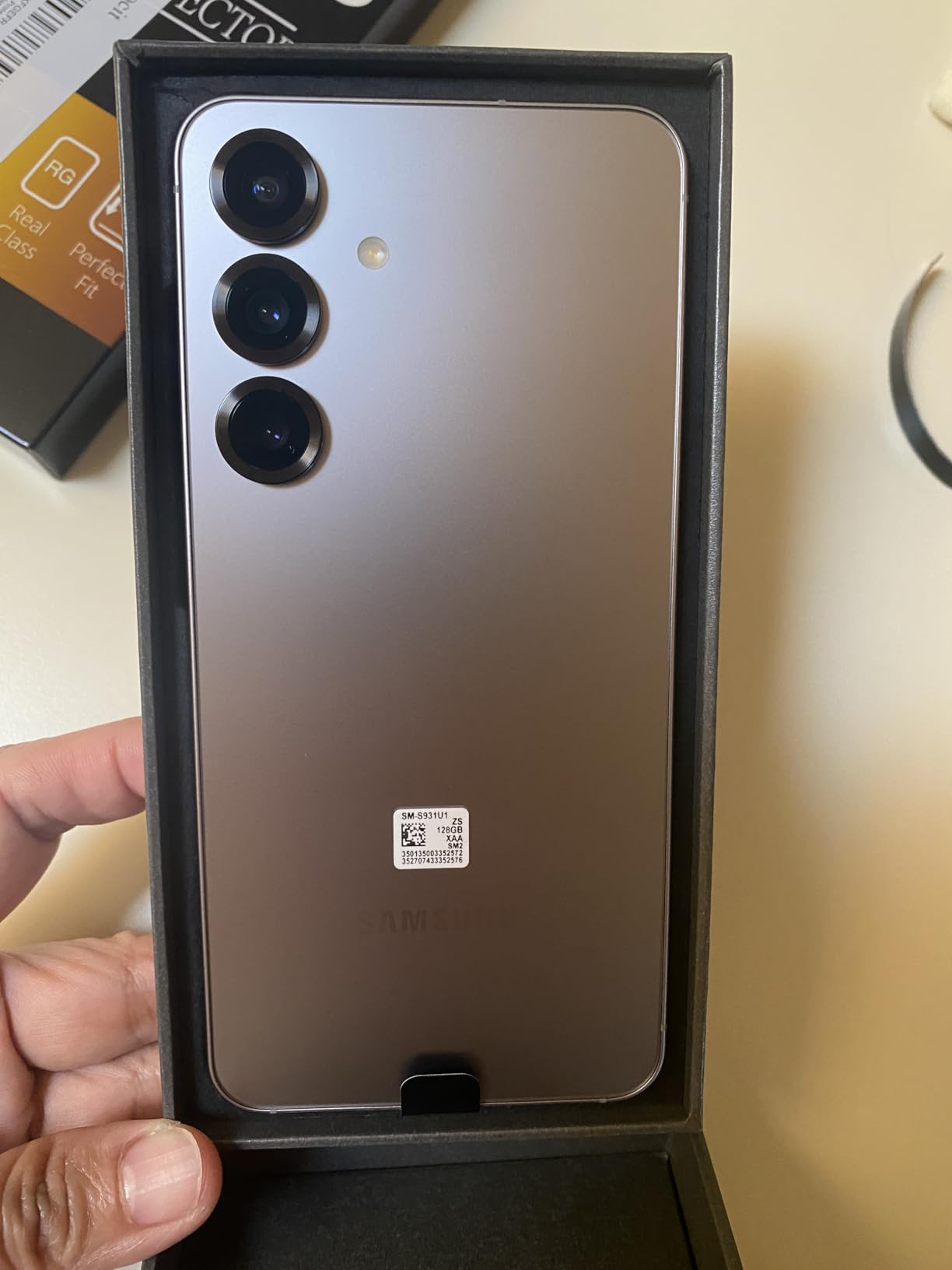 Samsung Galaxy S25 Cell Phone, 128GB Smartphone, Unlocked Android, AI Night Mode Camera, Snapdragon 8 Elite Fast Processor, ProScaler Display, 4000mAh Battery, 2025, US 1 Yr Warranty, Silver Shadow customer photo 2