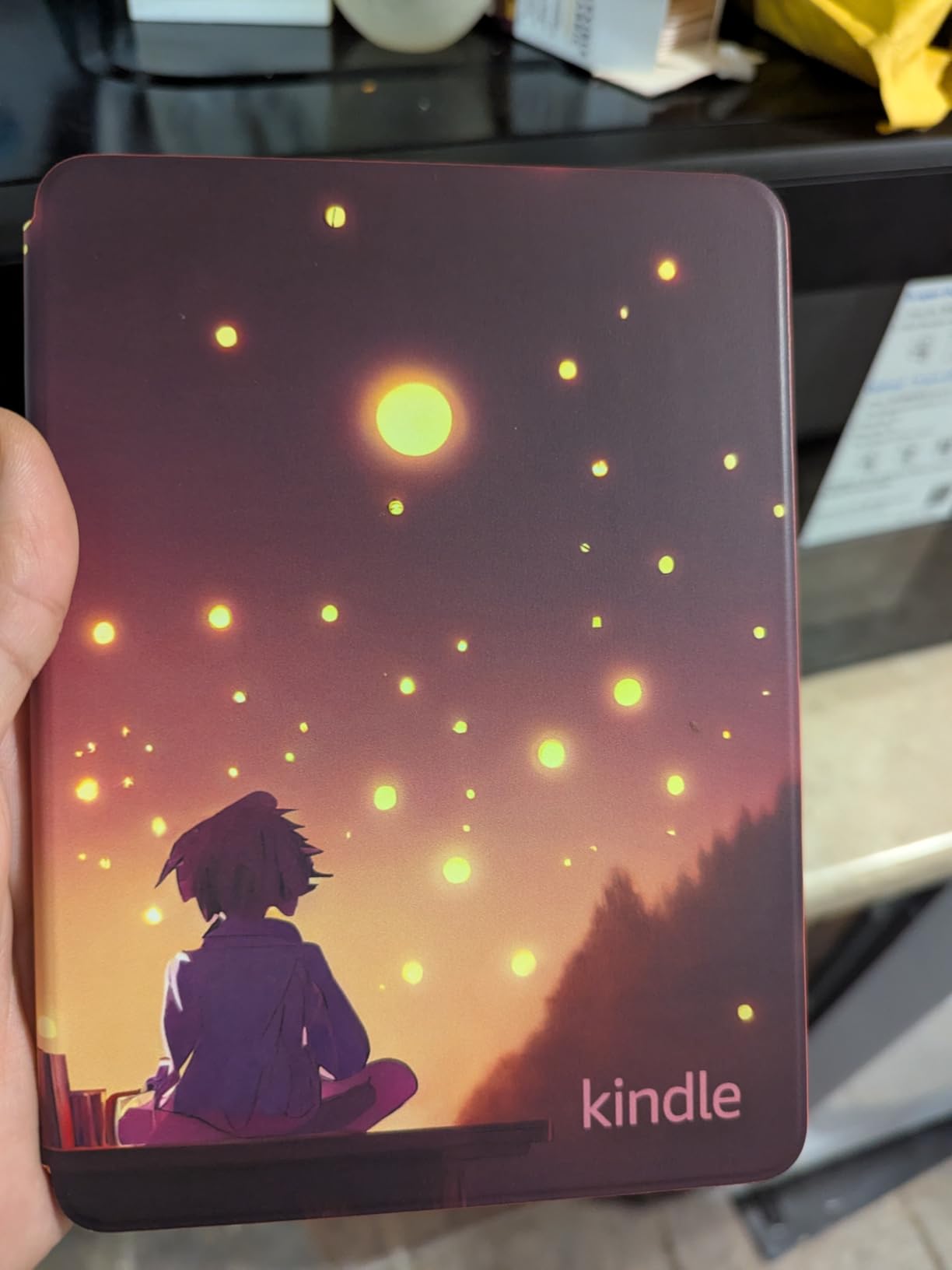 Amazon Kindle Colorsoft Kids 16 GB (newest model) – Lightweight, compact, and designed for reading—no apps, videos, or games. – with cover, Starlight Reading customer photo 2