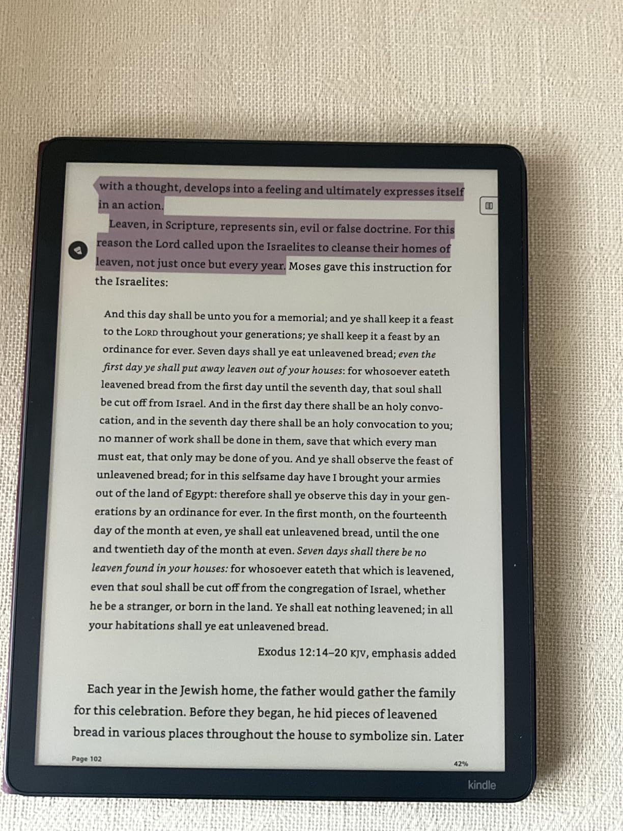 Amazon Kindle Scribe Colorsoft 64GB (newest model) — 11” paper-like color display with front light — One notebook to replace them all — Write in notebooks, docs, and books. Pen included - Fig customer photo 2
