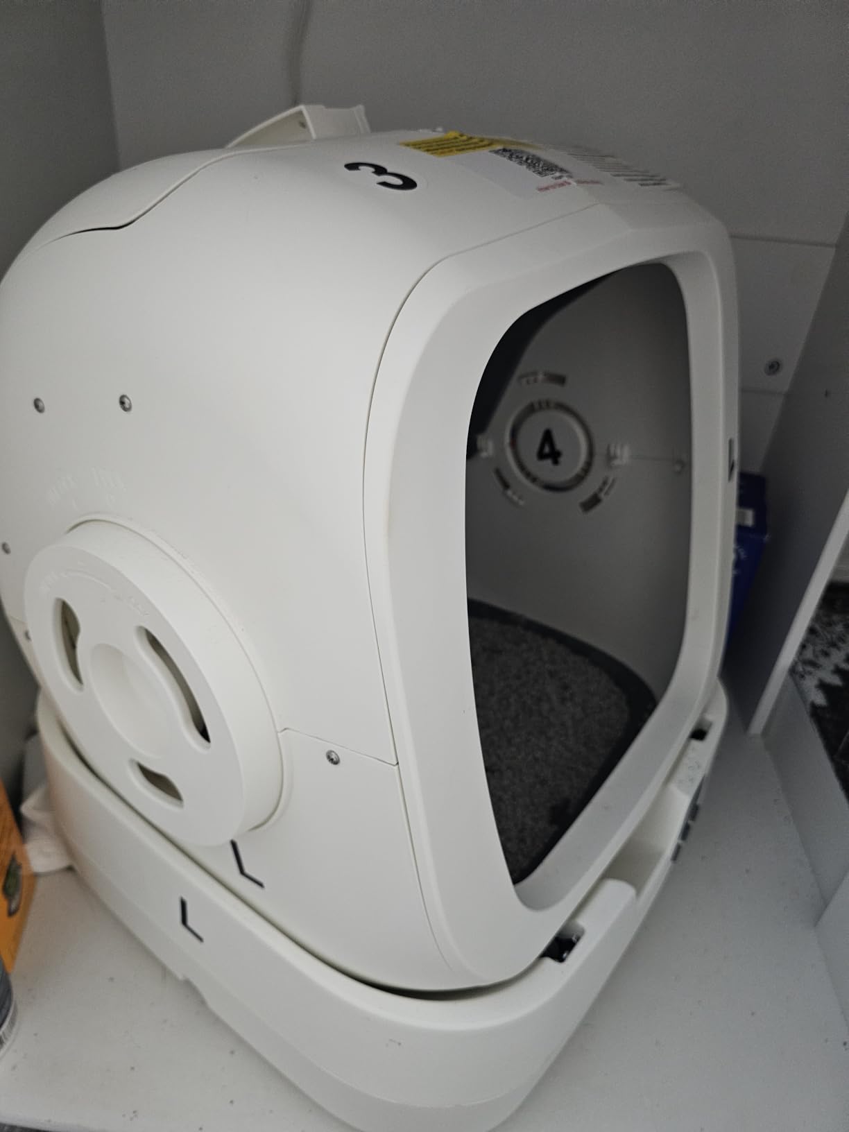 Mintakawa Automatic Cat Litter Box Self Cleaning - APP Control and Weight Monitoring - Ultra-Quiet, Suitable for Medium Cats and Kittens, Safe Anti-Pinch Litter Box (Assembly Required) - White customer photo 2