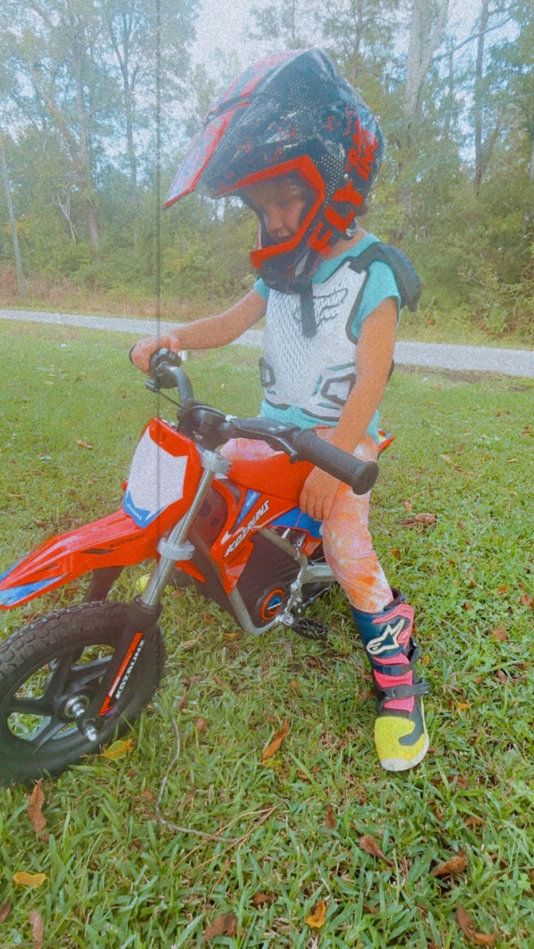 AIII Kids Electric Dirt Bike, 24V 150W, 8 MPH, 12-Inch, Ages 2-5 customer photo 2