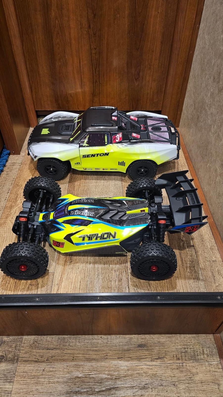 ARRMA RC Car 1/8 Typhon 4X4 223S BLX BRUSHLESS Buggy RTR (Battery and Charger Not Included) with DSC Blue/Yellow, ARA4306V4T4 customer photo 1
