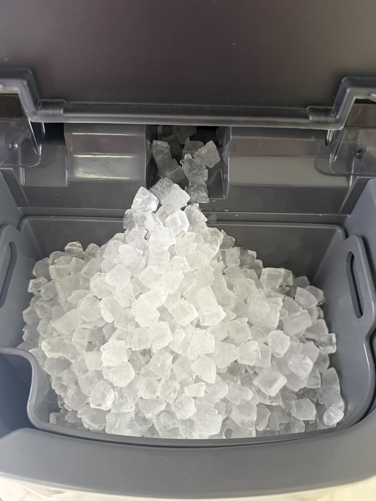 Silonn Nugget Ice Maker Countertop, Pebble Ice Makers with Crushed Soft Chewable Ice, 33lbs Per Day with Scoop, Pellet Portable Ice Machines with Auto-Cleaning for Home, Kitchen, Office, Black customer photo 2