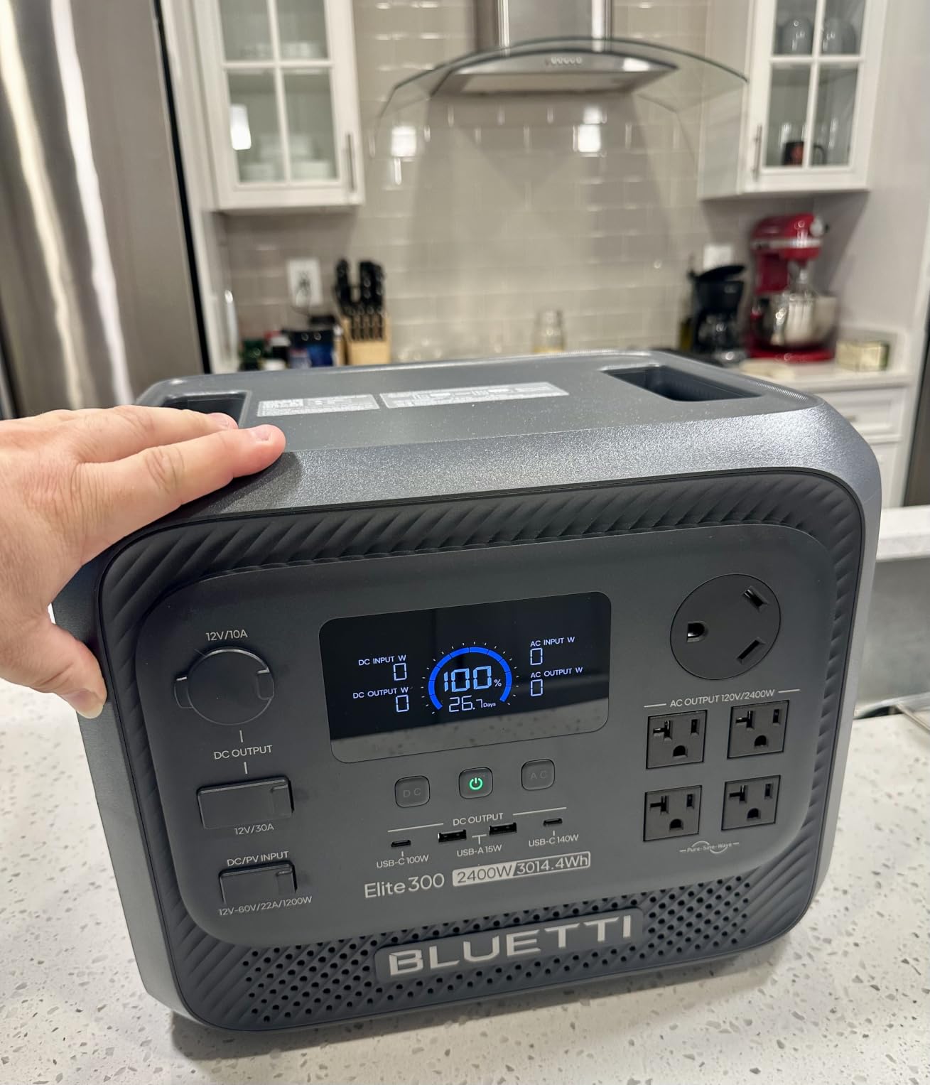 BLUETTI Elite 300 Portable Power Station for RV & Home Backup 3014.4Wh customer photo 1