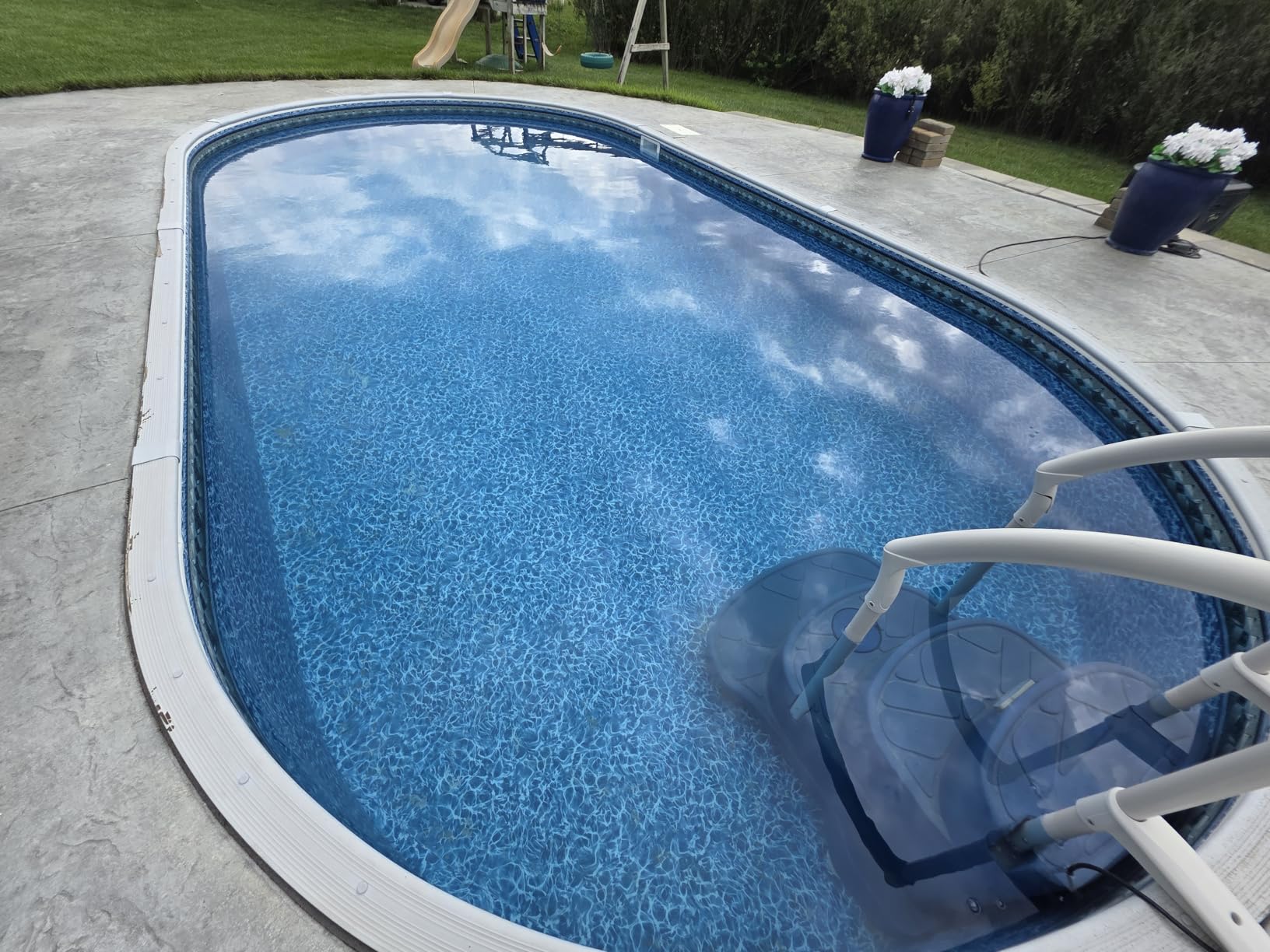 WYBOT C1 Cordless Robotic Pool Vacuum for Inground Pools, Professional customer photo 2