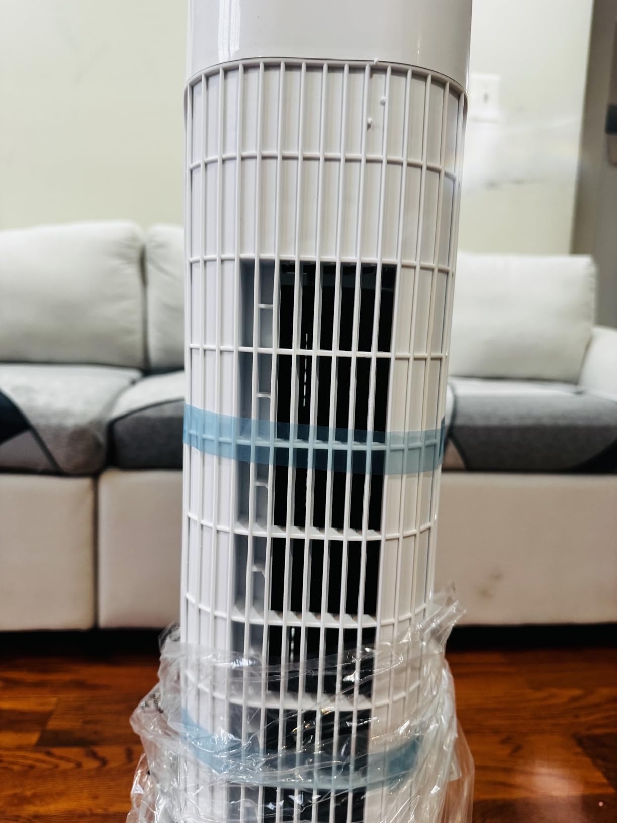 Uthfy Tower Fan with Remote, Portable 120° Oscillating Standing Fan, 3 Speeds & 3 Modes, 7.5H Timer, Fans That Blow Cold Air for Bedroom, Living Room, Office, Black customer photo 1