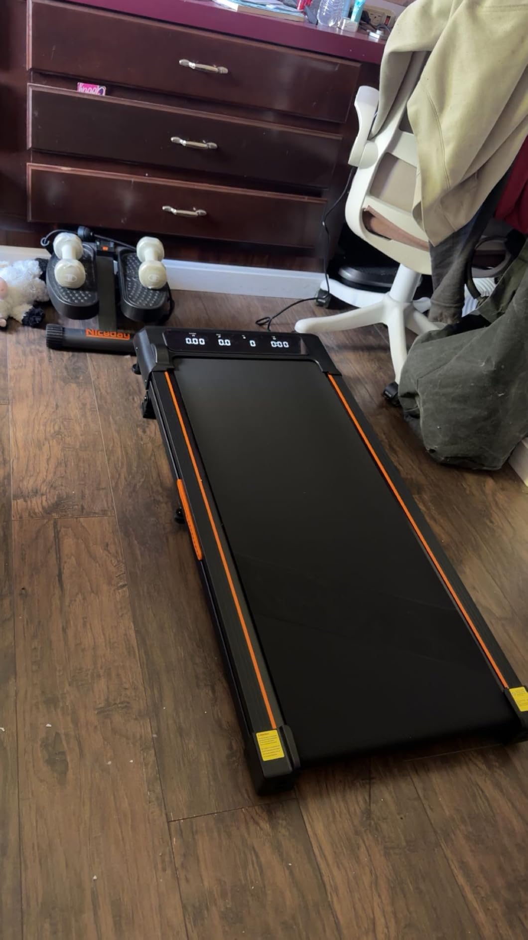 Walking Pad, FOUSAE 6.2MPH Under Desk Walking Pad with 10% Incline, Treadmills for Home with Double Frame, 2.75HP Brushless Drive Treadmill, 12 HIIT Programs, Remote Control, 350LBS Capacity customer photo 2