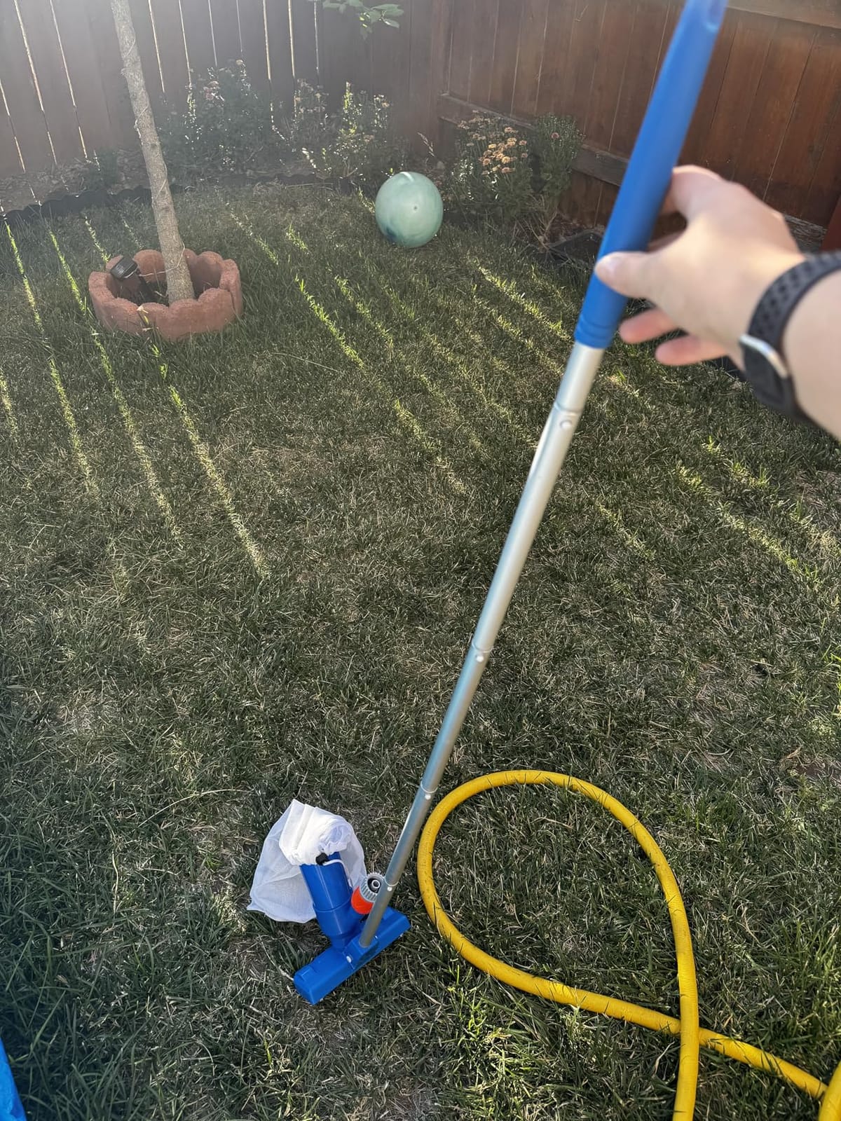Manual Pool Vacuum for Above Ground Pool, 3 Brushes, Mesh Net, Pure Blue customer photo 1